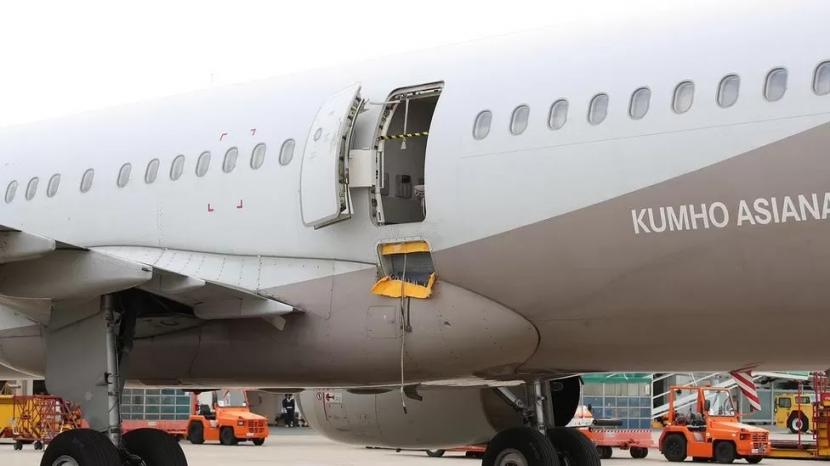 Pria Buka Pintu Darurat Pesawat Mengaku Stres Akibat Kena PHK