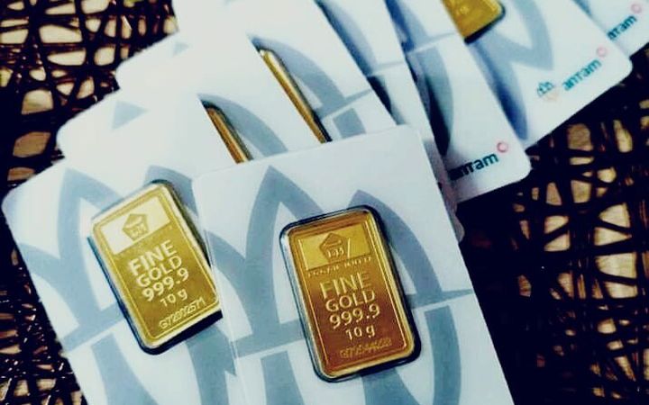 Harga Emas Antam Hari ini Turun 5ribu Menjadi Rp1.060.000/gram