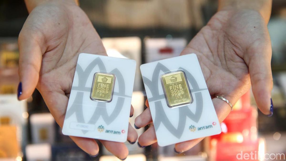 Harga Emas Antam Hari ini Merosot ke Rp1.060.000/gram