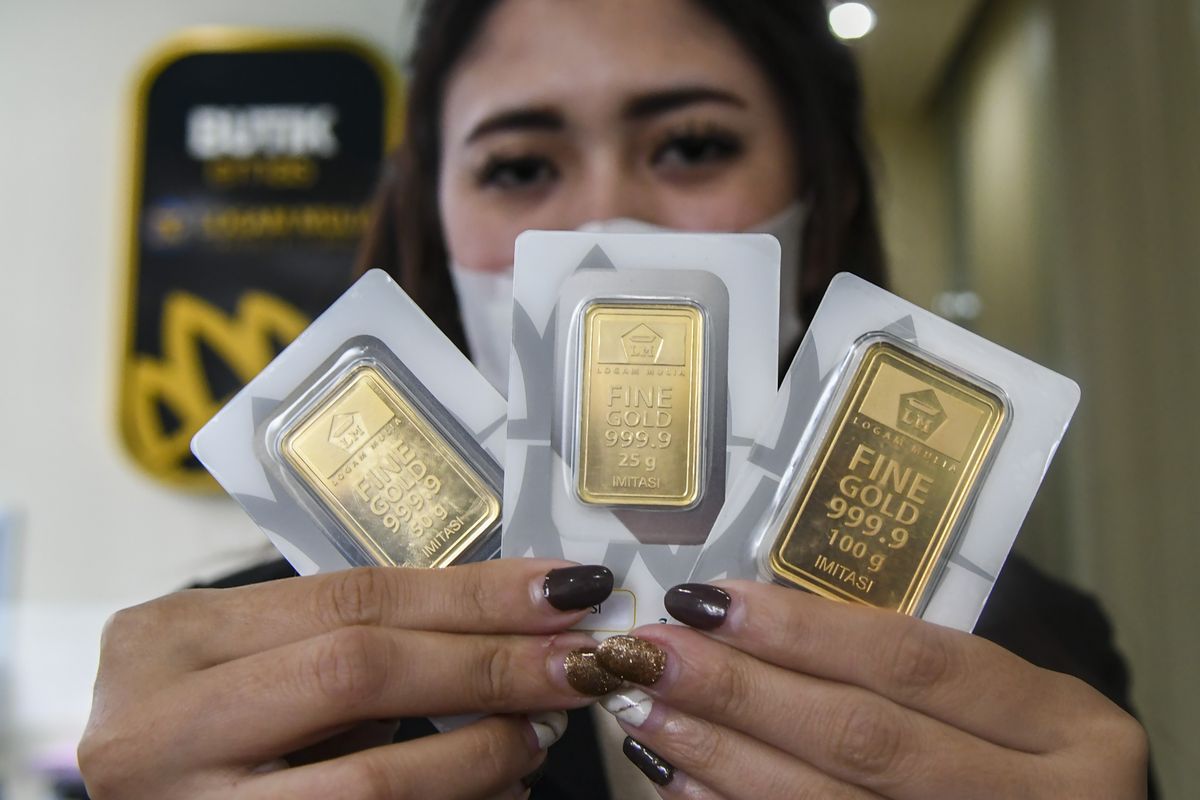 Harga Emas Antam Hari ini Turun Rp2.000 Menjadi Rp1.066.000 juta per gram