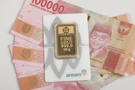 Harga Emas Antam Hari ini Stagnan di posisi Rp1.075.000 per gram
