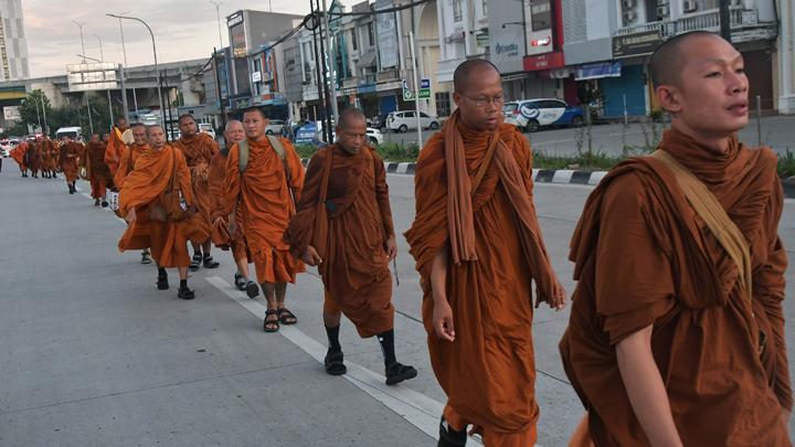 Puluhan Bhikkhu Thudong akan Memulai Perjalanan dari TMII menuju Candi Borobudur